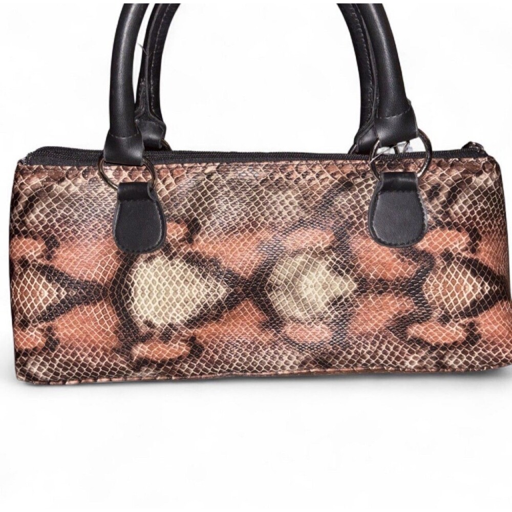 BNWT Peachy beige snakeskin insulated wine clutch